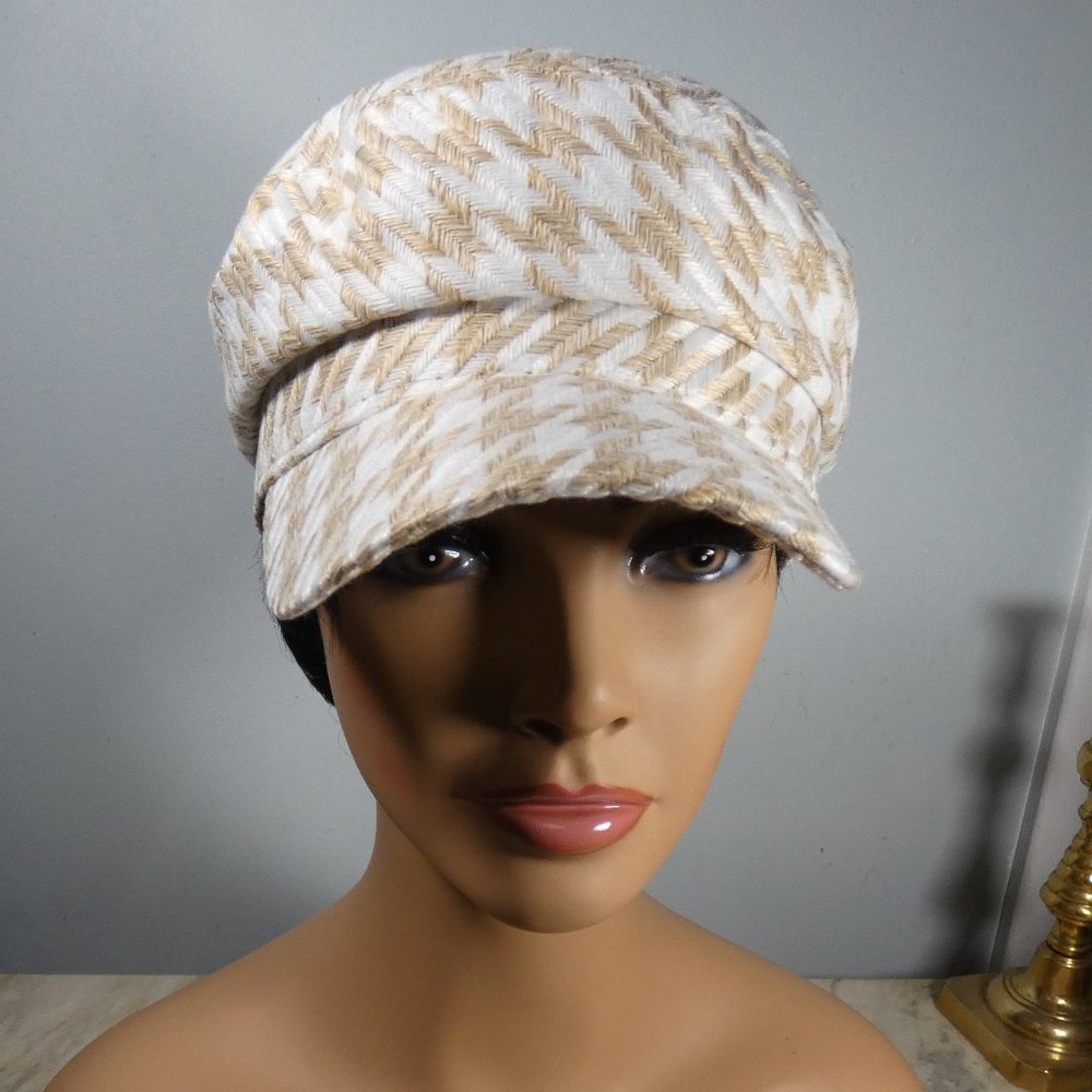 LAST ONE IN THIS COLOR! Stylish Fashionable Black & White Plaid Newsboy Hat Cap
